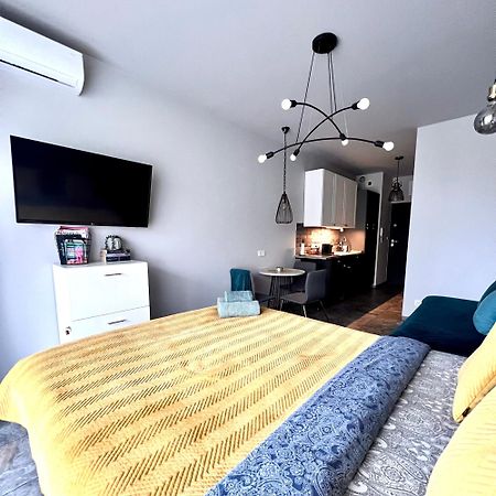 Stylowe Studio Krzemieniecka, Metro Slodowiec, Free Parking By Cosmo Spirit Warsaw Luaran gambar
