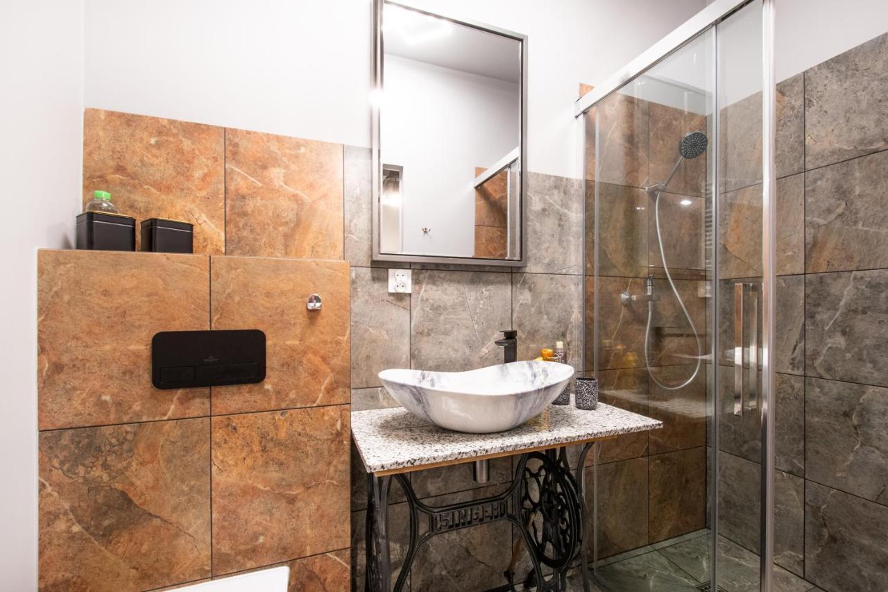Stylowe Studio Krzemieniecka, Metro Slodowiec, Free Parking By Cosmo Spirit Warsaw Luaran gambar